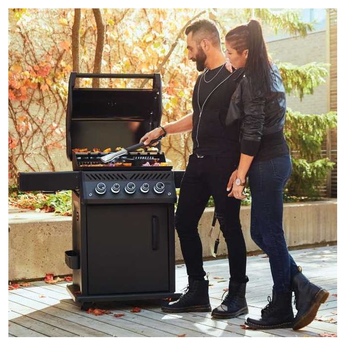 Napoleon Phantom Rogue SE 425 BBQ - 5 Burner with infrared Side and Rear Burners - Gas
